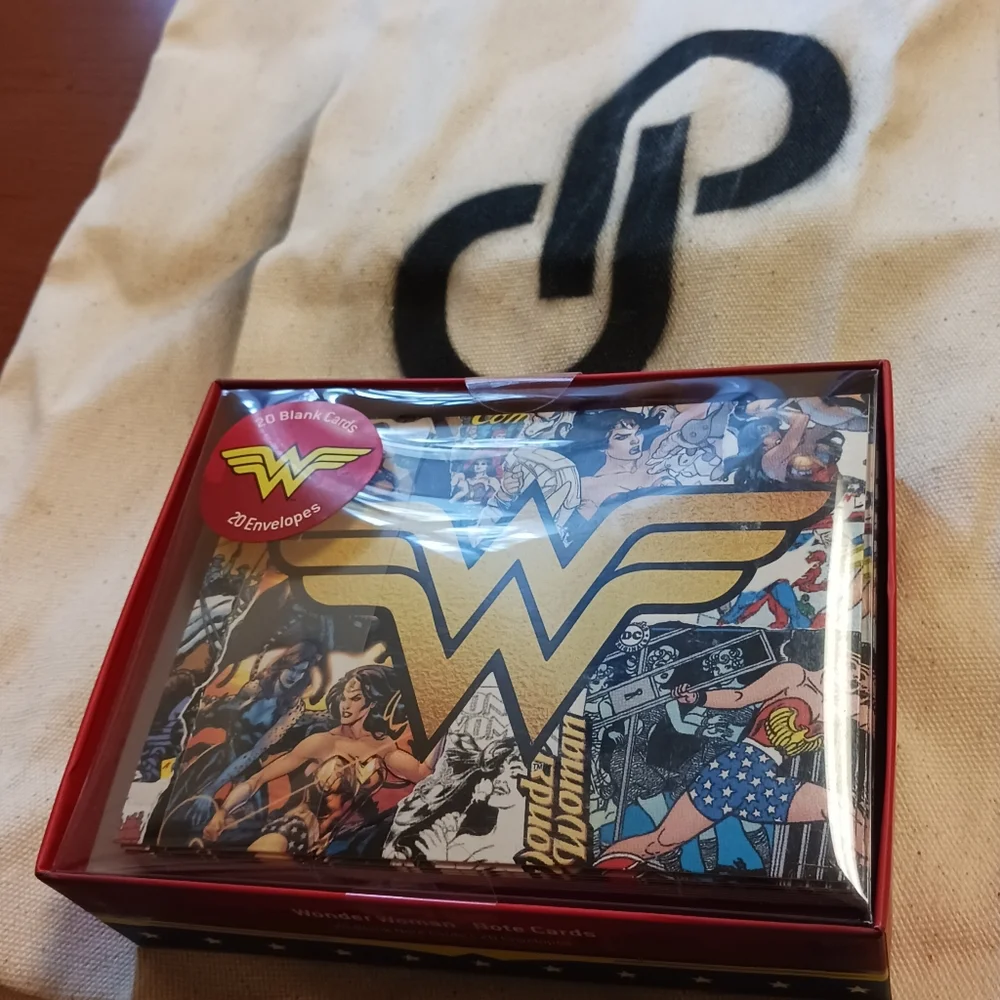 Wonderwoman Note Cards and Pen Set